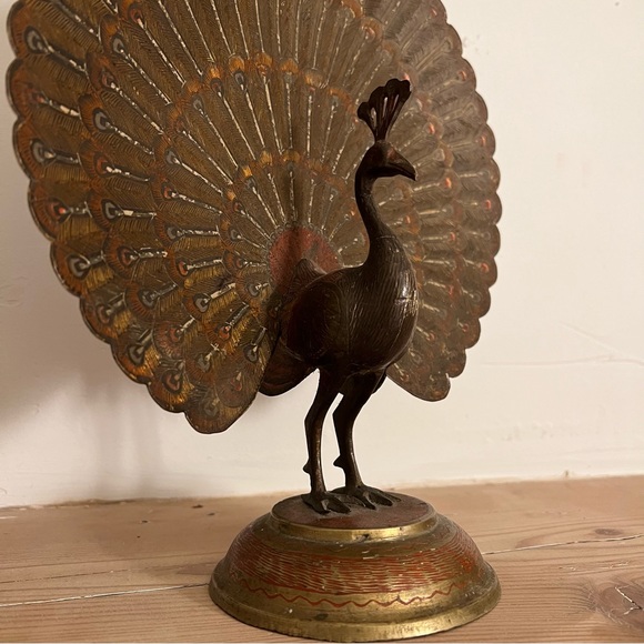 Early 20th Century Anglo-Indian Polychrome Etched Brass Peacock Figurine - Picture 8 of 8
